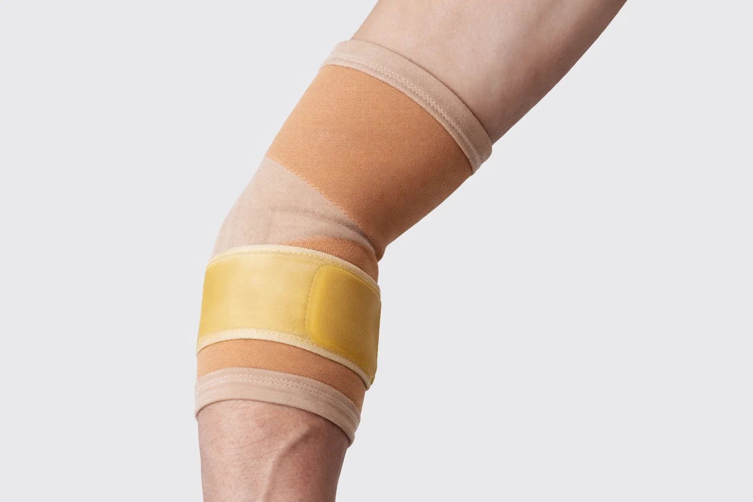 Elbow support with silicone pads (Large) - Image 1